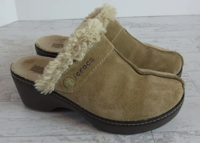 Crocs Cobbler Leather Clog Mules Faux Fur Womens Size 6 Faux Fur Tan