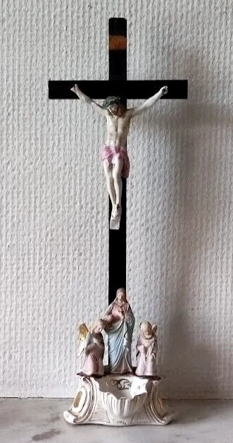 ANCIEN BENITIER CROIX JESUS VIERGE DEUX ANGES EN BISCUIT ANTIQUE STOUP XIXème
