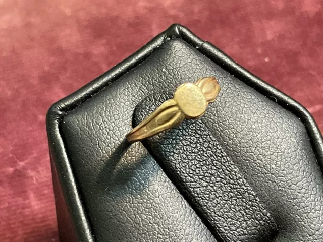 Antique 10K Yellow Gold Baby Child Signet Ring