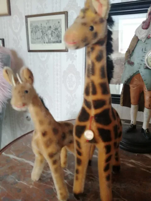 Zwei Giraffen von Hermann - Coburg
