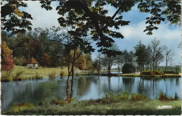 CPA BRETEUIL-sur-ITON La Piece d'Eau du Jardin Public (1161056)