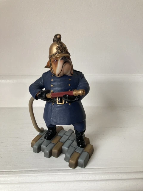 Robert Harrop  Bulldog Fireman DP165 Doggie People Collection