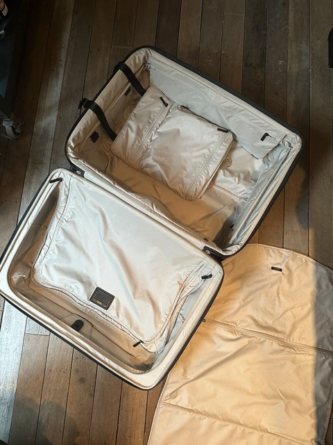 Tumi Alpha 2 Short Trip Medium Expandable Suitcase - Rare Black/ Gold /Cream Int 3