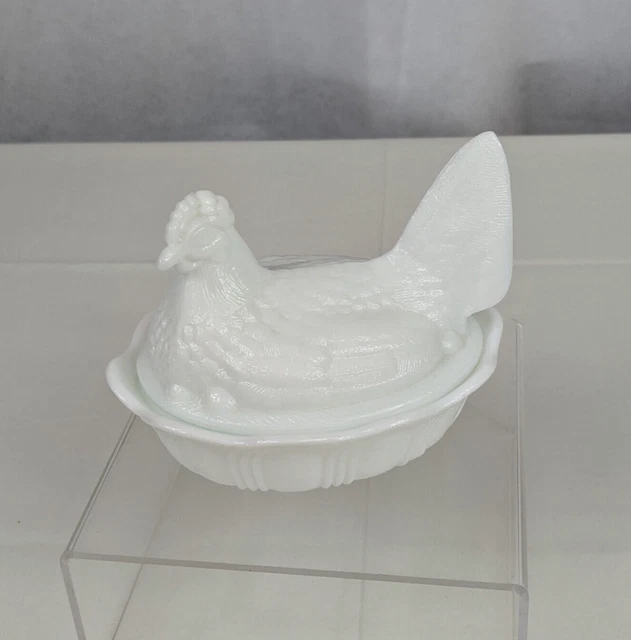 Fenton White Hen on a Nest Covered Dish Chicken Basket Farmhouse Chicken Trinket