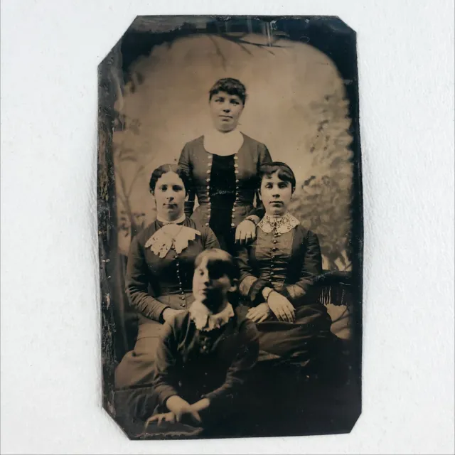 Antique 1/6 Plate Tintype Women Photo c1870 Gorgeous Group Beautiful Girls A2261 2