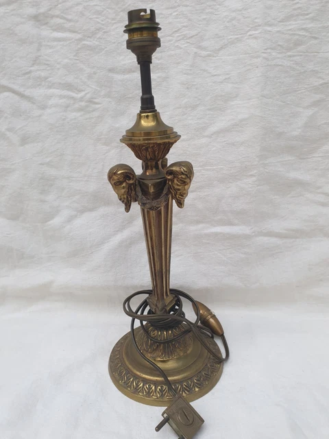 Pied de lampe de chevet en bronze