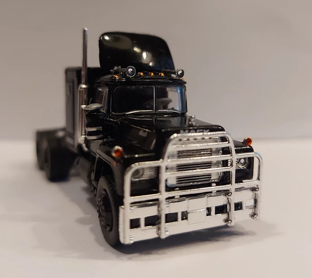 74 Mack RL 700L Von Road Kings In 1:18 – Big Mack | MODELLFAHRZEUG - Foto 11