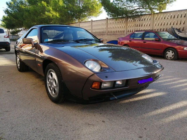 Porsche 928 S anno 1984