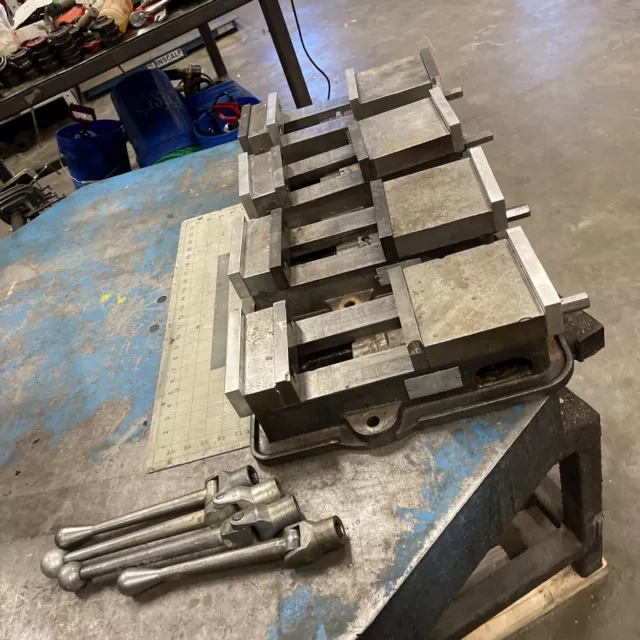 Lot 4 Kurt D60-1 Milling Machine Vise,Jaws + New Soft Jaws, Handle, (hhh31d