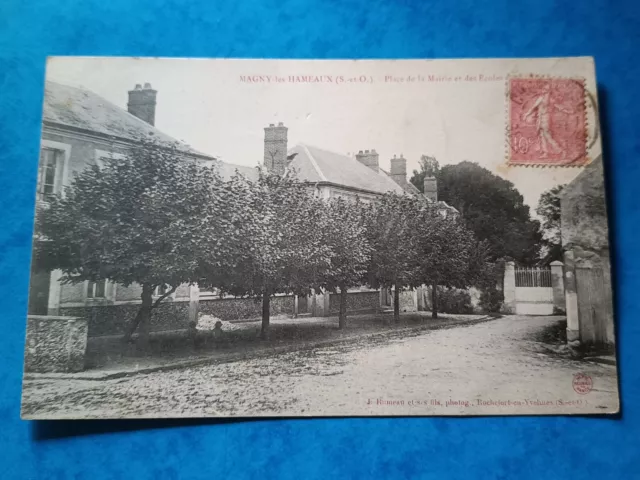 CPA - 78 - MAGNY-les-HAMEAUX - Place de la Mairie et des Ecoles