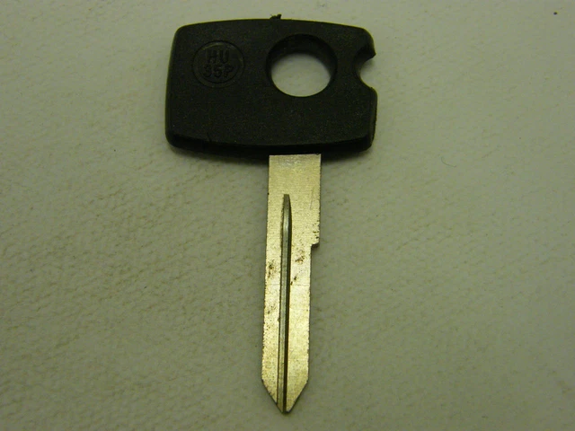 KUNIO Coque TPU Pour Clé Opel (Corsa, Astra, Zafira, Etc.) - Housse Protectrice Pliable, Couleur Rouge, Design 1:1, Signal Préservé