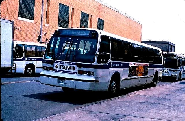 Original Kodachrome Slide Nyc Bus 1986 Gm Rts 4399 Kingsbridge Depot 7/1/03