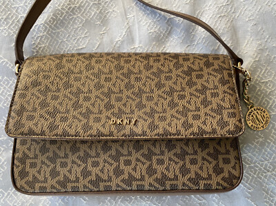 BNWT DKNY Bryant stampa del logo Xbody Borsa RRP £ 140 