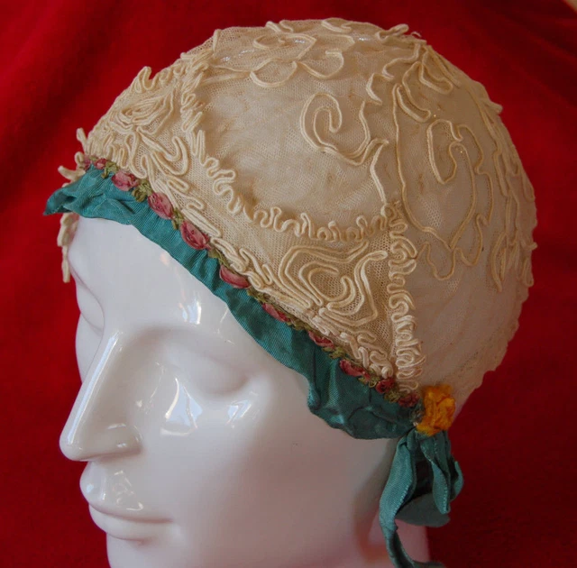 Bonnet De Poupée Ancienne - Petit Accessoire Vintage Pour Poupée