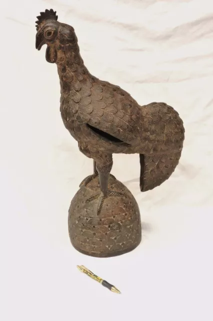 Grand coq en bronze art ethnique  Hauteur 54,5 cm  n°688