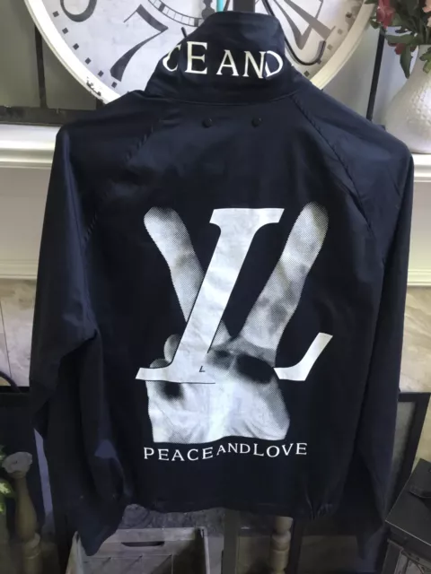 VESTE HOMME HARRINGTON « Peace and Love » 2500 $ LOUIS VUITTON