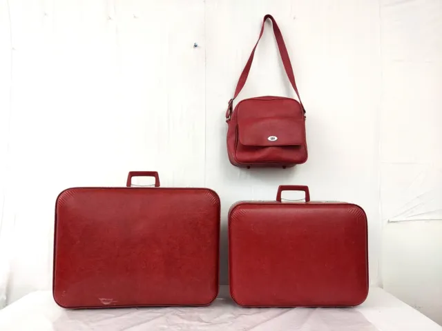 Set Of Two Suitcases and One Shoulderbag Red