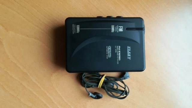 LE MOTEUR DU lecteur de cassette Walkman Sony WM EX 20 tourne/avec