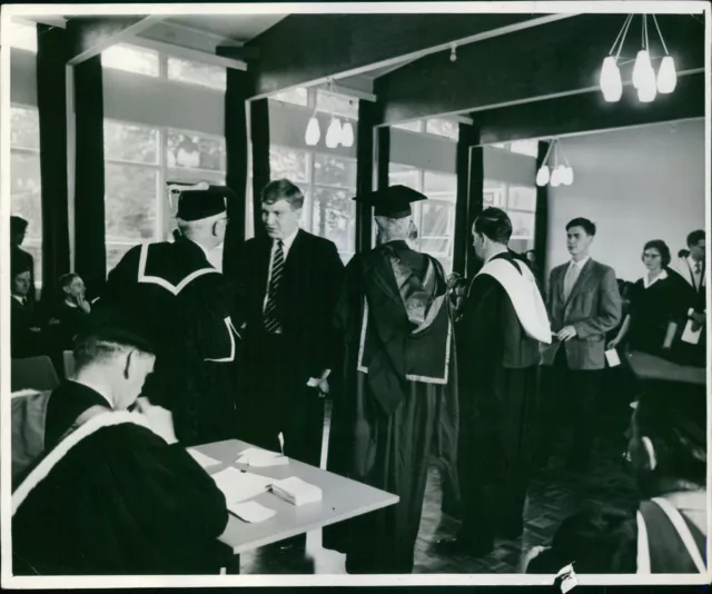 University of East Anglia students receiving an... - Vintage Photograph 4308685