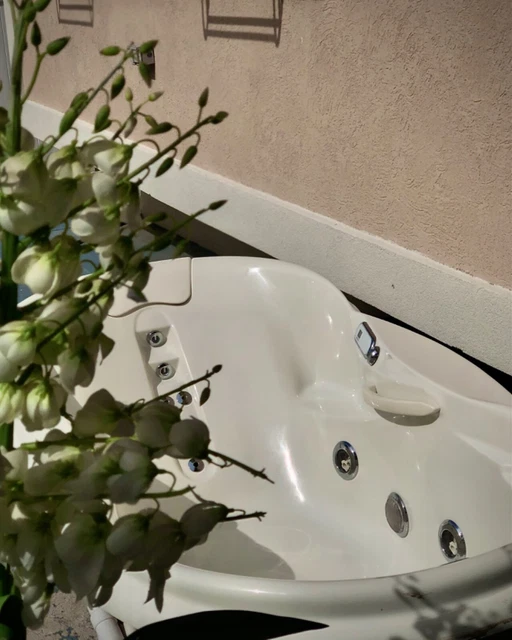 JACUZZI SPA HOT tub jet white bath dropin drop in pressure pearl