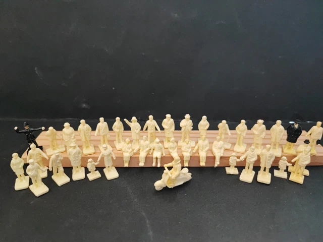 25 Figurines En étain Peintes - Civils Du Moyen Âge, Heinrichsen, échelle 30 Mm (1:60) - Lot 1