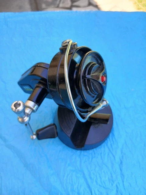 Moulinet de pêche à tambour fixe ancien - Mitchell 306