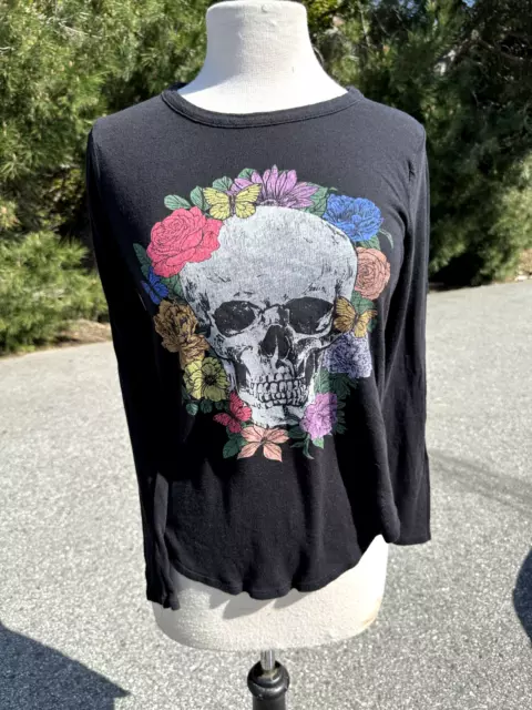 Chaser Shirt Medium Black Floral Skull Graphic Long Sleeve Crew neck Adult Women