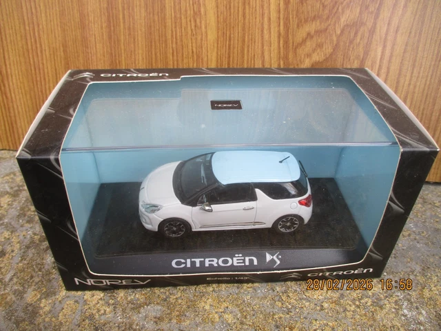 Norev - Echelle 1/43 - Citroën DS 21 Cabriolet 'Palm Beach