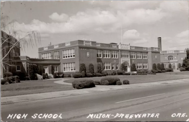 High School, MILTON-FREEWATER, Oregon Real Photo Postcard