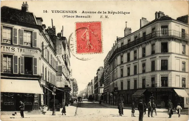 CPA AK VINCENNES Avenue de la République Place Berault (672308)