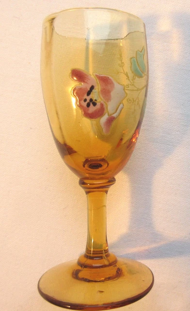 Verre à liqueur ambre sur pied émaillé Legras: Fleur de pavot rose
