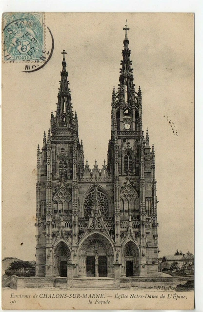 L' EPINE - Marne - CPA 51 - la façade de l'église Notre Dame