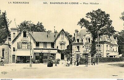 9266 cpa 61 Bagnoles de l'Orne - Place Mélodion