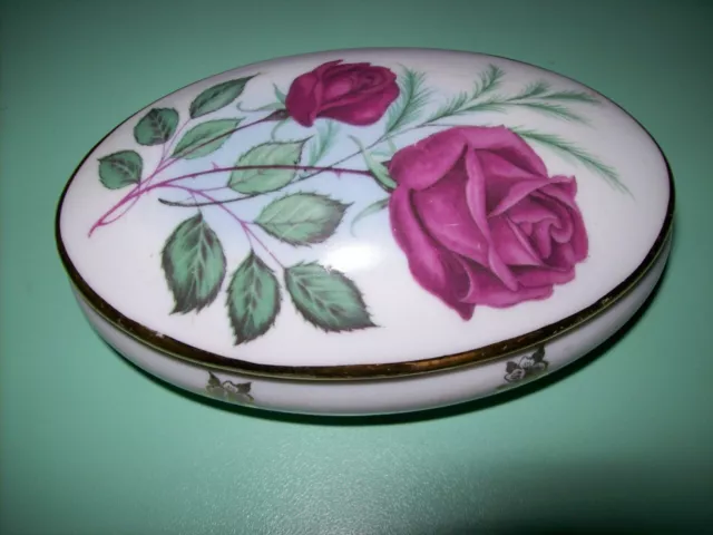 Tres Jolie Bonbonniere Ancienne Et Ovale- Limoges -Decor: Floral.-Tb Etat