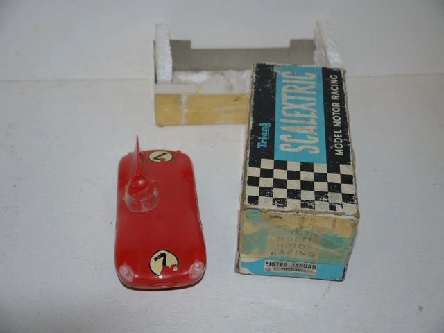 Scalextric C56 – Lister Jaguar Rouge – 1/32 – Slot Car – Vintage France