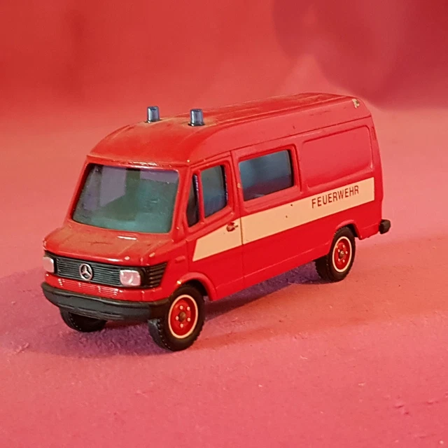 Véhicule De Pompiers Solido - Mercedes 407 D, Série Hachette, échelle 1:50, Occasion Comme Neuf