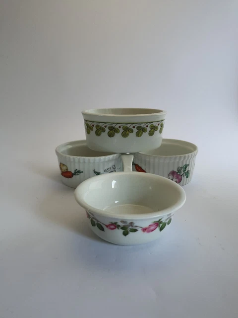 4 x Vintage French Apilco Porcelain Items - 3x Ramekins, 1 x Mini Skillet