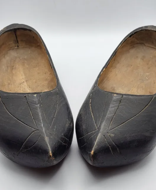 Un grande paio di zoccoli neri seconda guerra mondiale anni '40 zoccoli adulti scarpe in legno fatte a mano lunghe 11
