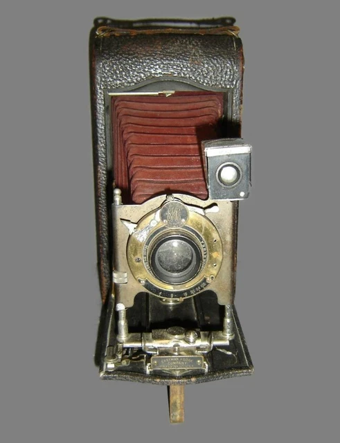 Antigua cámara plegable grande estudio fotográfico Eastman Kodak alrededor de 1910.
