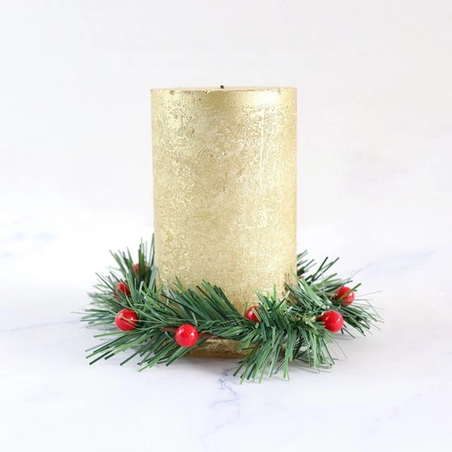 Corona porta sospesa aghi simulazione Natale bacche fiori ghirlanda