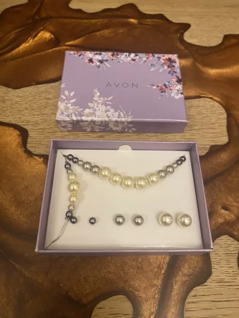 Avon Pearl Necklace, Bracelet & Earrings Set