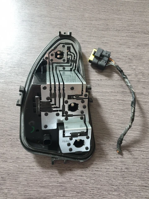 Kit Réparation Platine Porte-ampoule Feu Arrière CLIO 2 Phase 2 - Compatible Gauche/droit, Toutes Motorisations