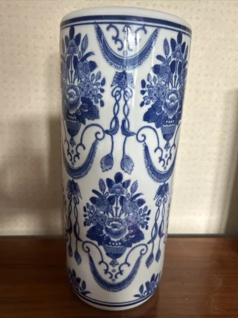 Large Chinese cylindrical Vase Blue & White pottery Swags & flowers 30 Cm