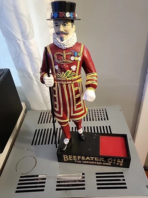 Vintage Hand Painted Beefeater Gin Back Bar Display Statue  Used