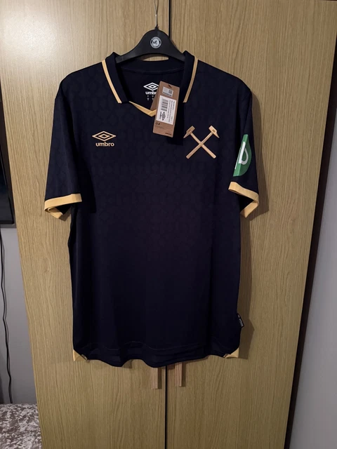 AUTHENTIC UMBRO WEST Ham united Third Shirt 25/26 in size Large