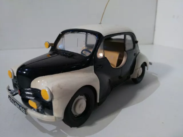 Heller Renault 4cv pie Police de Paris 1/24