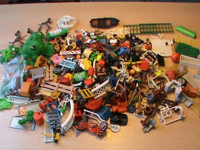 Lot petits accessoires vintage anciens modernes playmobil