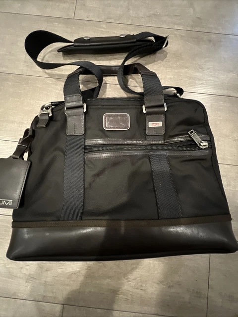 Tumi Alpha Bravo Earle Compact Brief, Hickory Black 222610HK2 Preowned