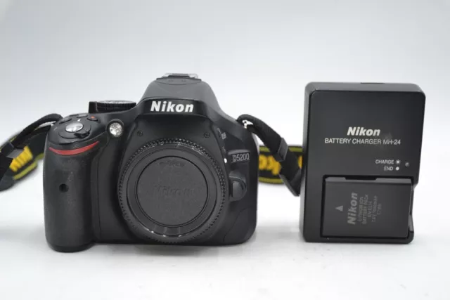 Nikon D D5200 24.1MP Digital SLR Camera - Black (4,749 Shutter Count)