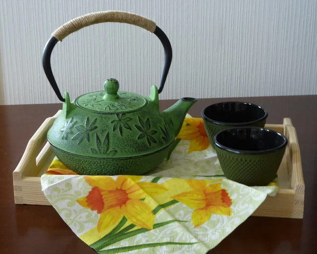 Tee-Set Nikou Japanische Teekanne + Bredemeijer kleine Teebecher Gusseisen grün